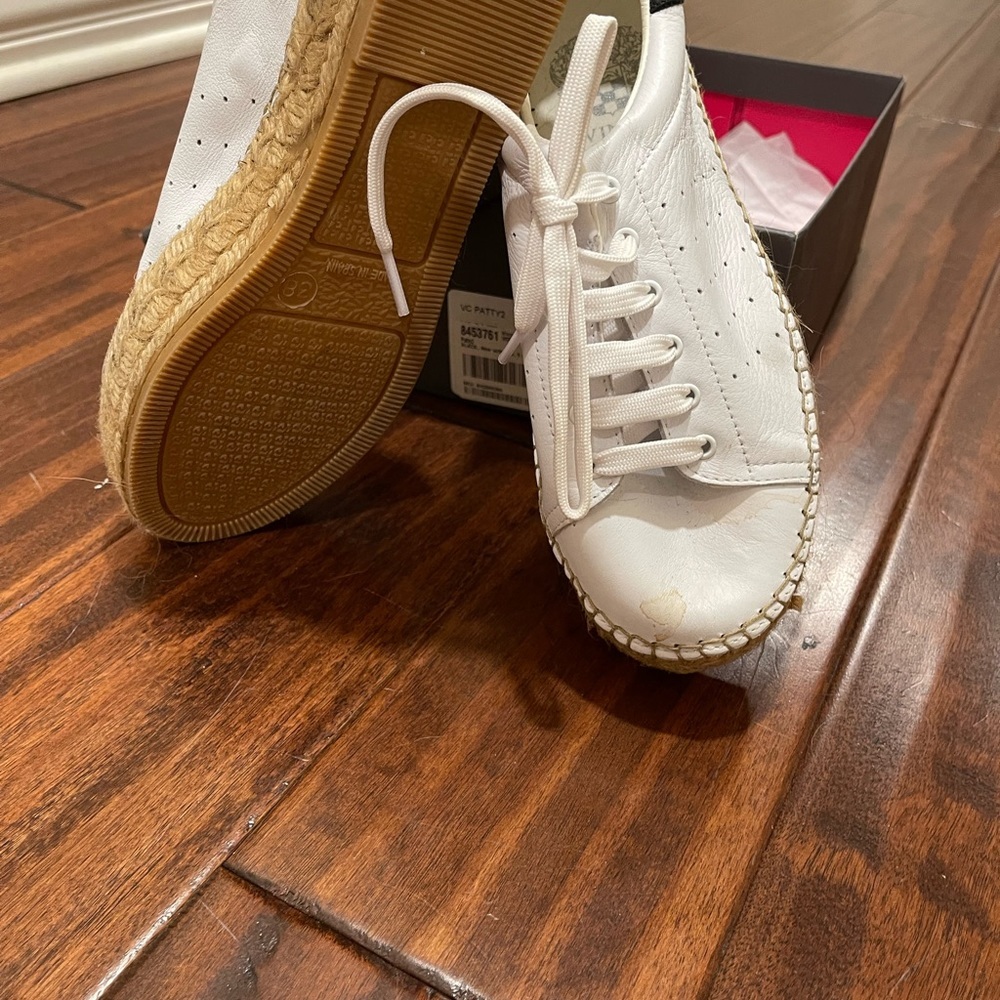 Get ready for springtime with these white espadrilles by Vince Camuto! - Picture 4 of 7